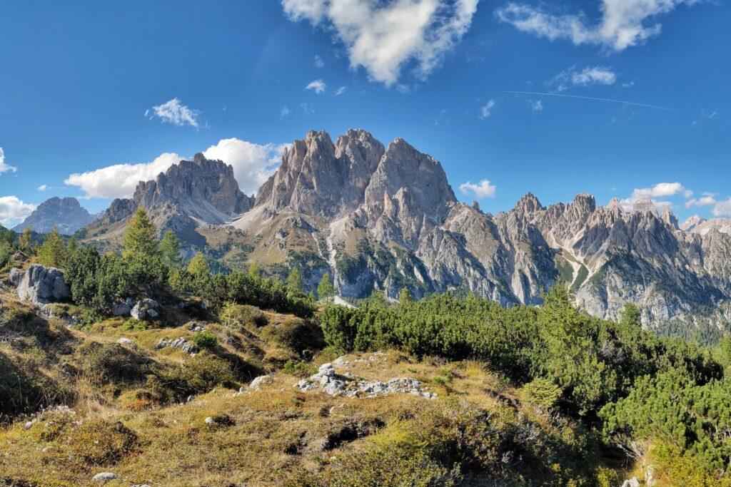 Panorama (da destra a sinistra) su Tre Cime di Lavaredo, Cadini di Misurina e Cristallo - Piz Popena
